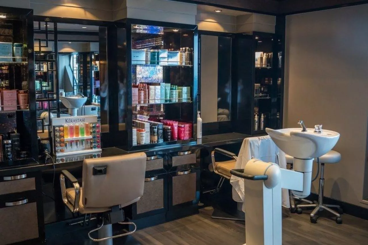 &lt;p&gt;W Polsce działa około 28 tys. salonów fryzjerskich, z czego ok. 7 tys. współpracuje z L’Oréal Polska (fot. pixabay)&lt;/p&gt;