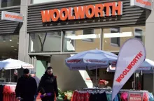 Sieć dyskontów Woolworth wchodzi do Polski i planuje już sprawny rozwój o kolejne lokalizacje - pierwsza pojawi się w Krakowie.