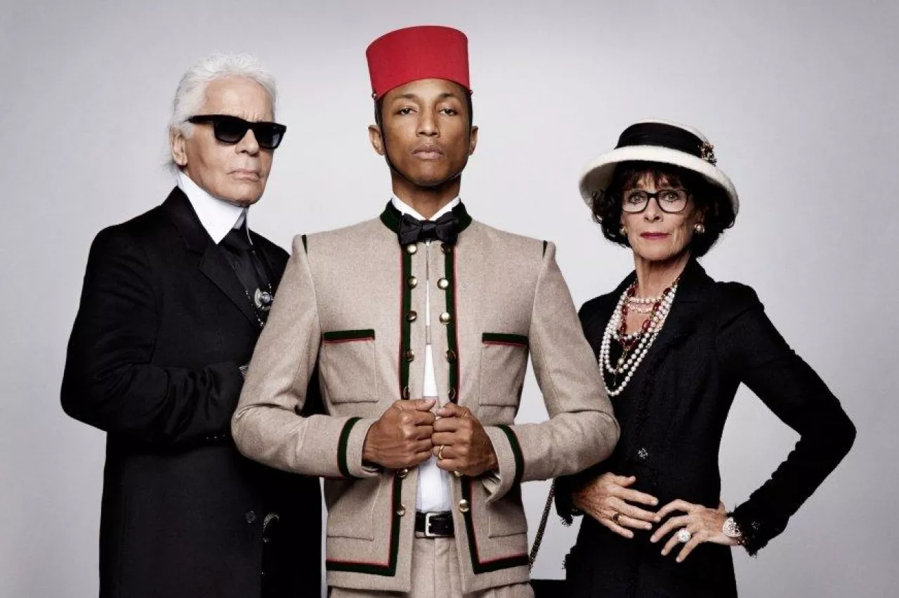 Pharell Williams współpracował poprzednio z luksusową marką Chanel jako ambasador.
