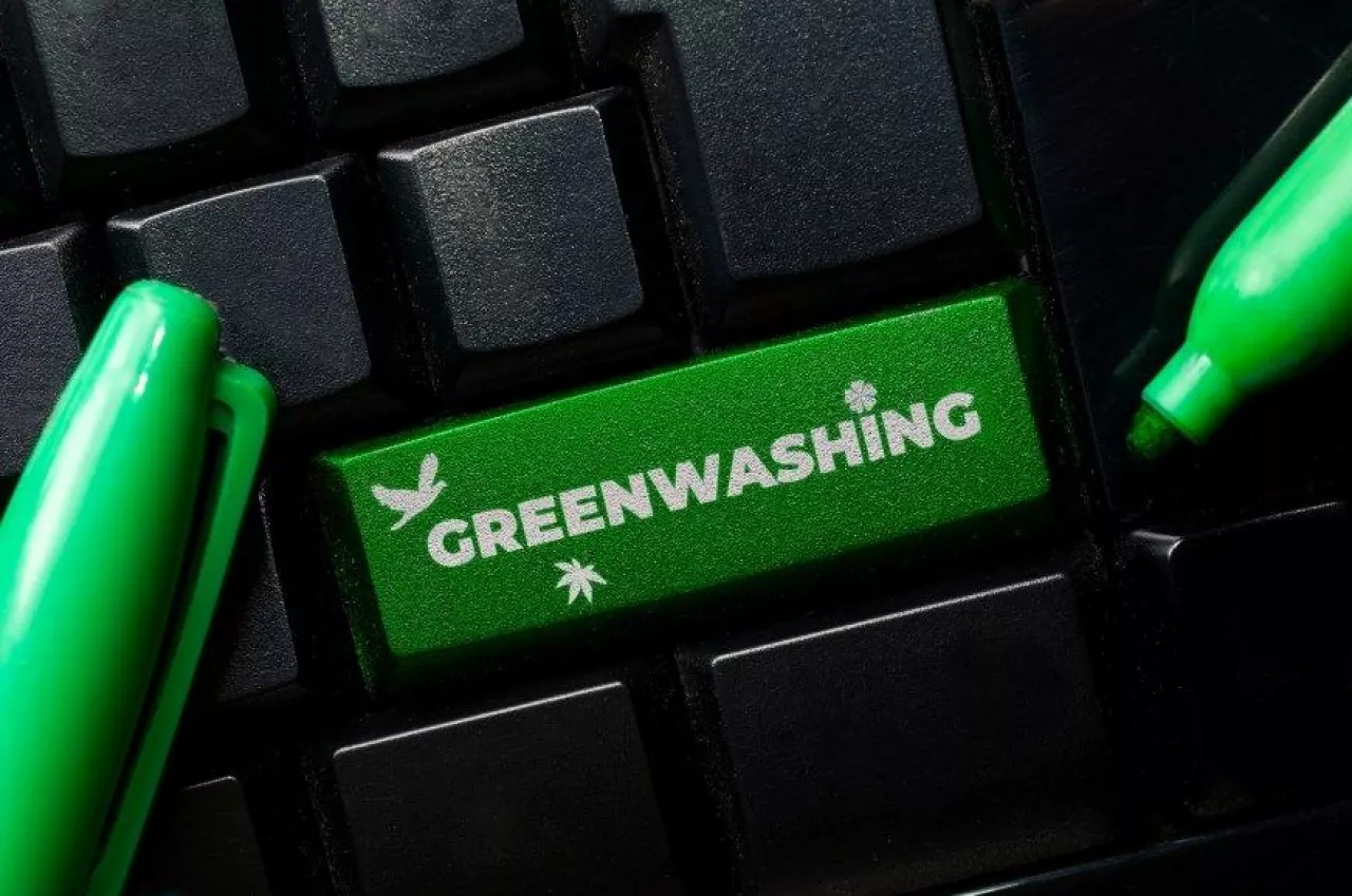 Urząd Ochrony Konkurencji i Konsumentów wypowiedział się w sprawie kontrowersyjnej praktyki marketingowej, greenwashingu - i swoich działań w kwestii jej zapobiegania.