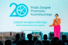 Blanka Chmurzyńska-Brown, dyrektor generalna Polskiego Związku Przemysłu Kosmetycznego na konferencji zorganizowanej z okazji 20-lecia Związku i poświęconej wyzwaniom, które stawia przed branżą zmieniające się prawo kosmetyczne, ale także oczekiwania konsumentów.