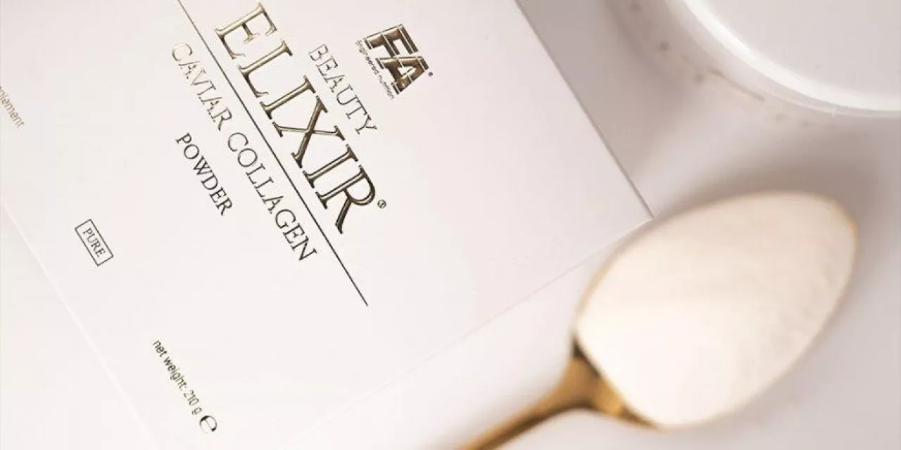 FA Beauty Elixir® Caviar Collagen to nutrikosmetyk wspierający urodę i przeciwdziałający niedoskonałościom. Do jego produkcji wykorzystano wyłącznie składniki pochodzenia naturalnego