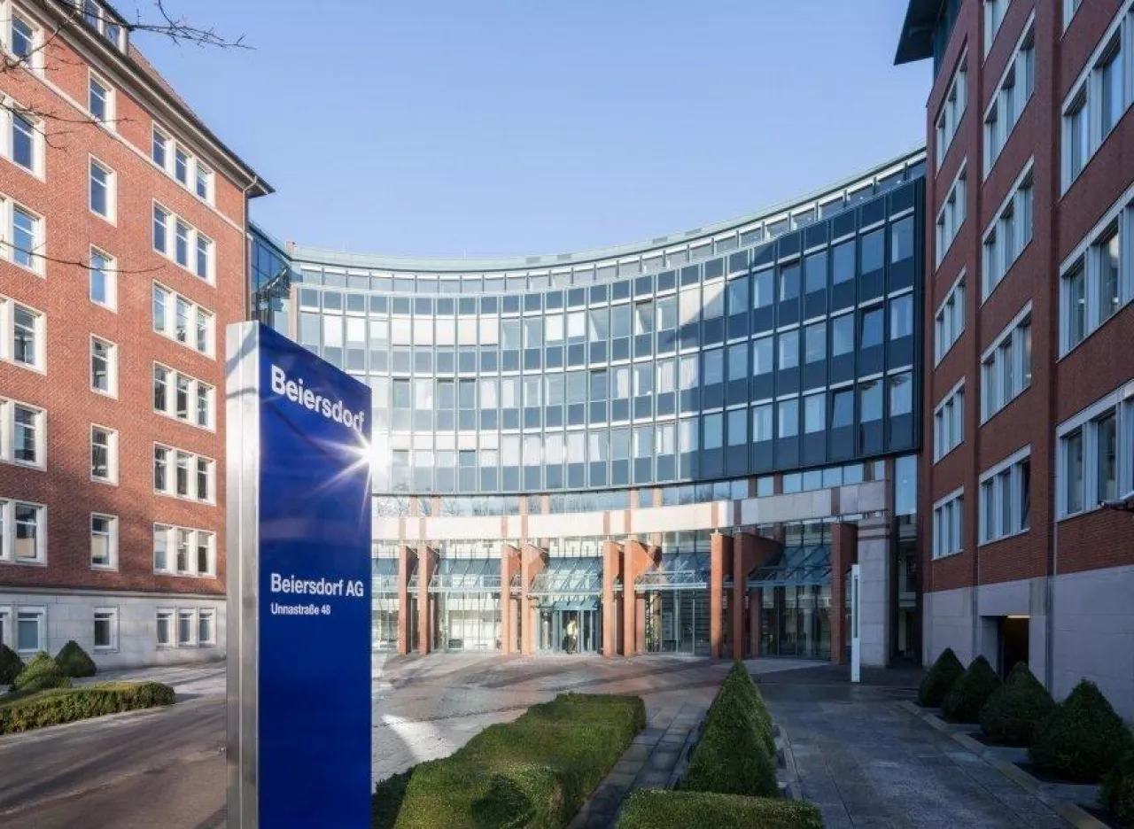 Beiersdorf - firma z siedzibą w Hamburgu, właściciel wielu marek, m.in. Nivea, Eucerin, La Pairie