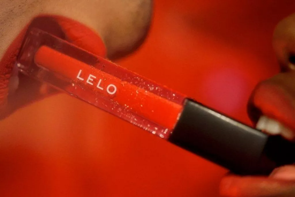 <p>W ofercie Lelo Beauty, nowopowstałej odnogi Lelo, są narazie tylko dwa produkty - trwałe pomadki w płynie i sztyfcie.</p>
