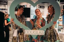 &lt;p&gt;Douglas prowadzi ok. 1840 sklepów w ponad 20 krajach Europy, w tym w Belgii, gdzie własnie otworzył swoją pierwszą perfumerię &lt;/p&gt;