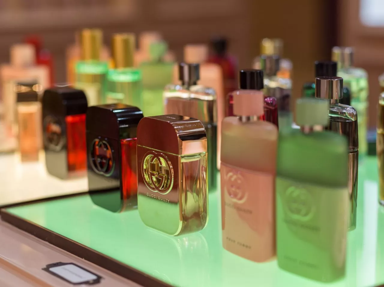 &lt;p&gt;Testery perfum to łakomy kąsek dla oszczędnych konsumentów i konsumentek — czy jednak tester perfum różni się od oryginału?&lt;/p&gt;