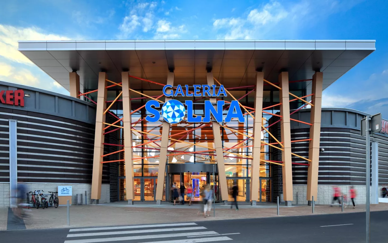 &lt;p&gt;Centrum Handlowe Galeria Solna w Inowroclawiu powiekszyła ofertę dla konsumentów odwiedzających ją w poszukiwaniau kosmetyków i detergentów&lt;br&gt;
 &lt;/p&gt;