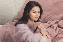 &lt;p&gt;Selena Gomez stworzyła Rare Beauty w 2020 r.&lt;/p&gt;