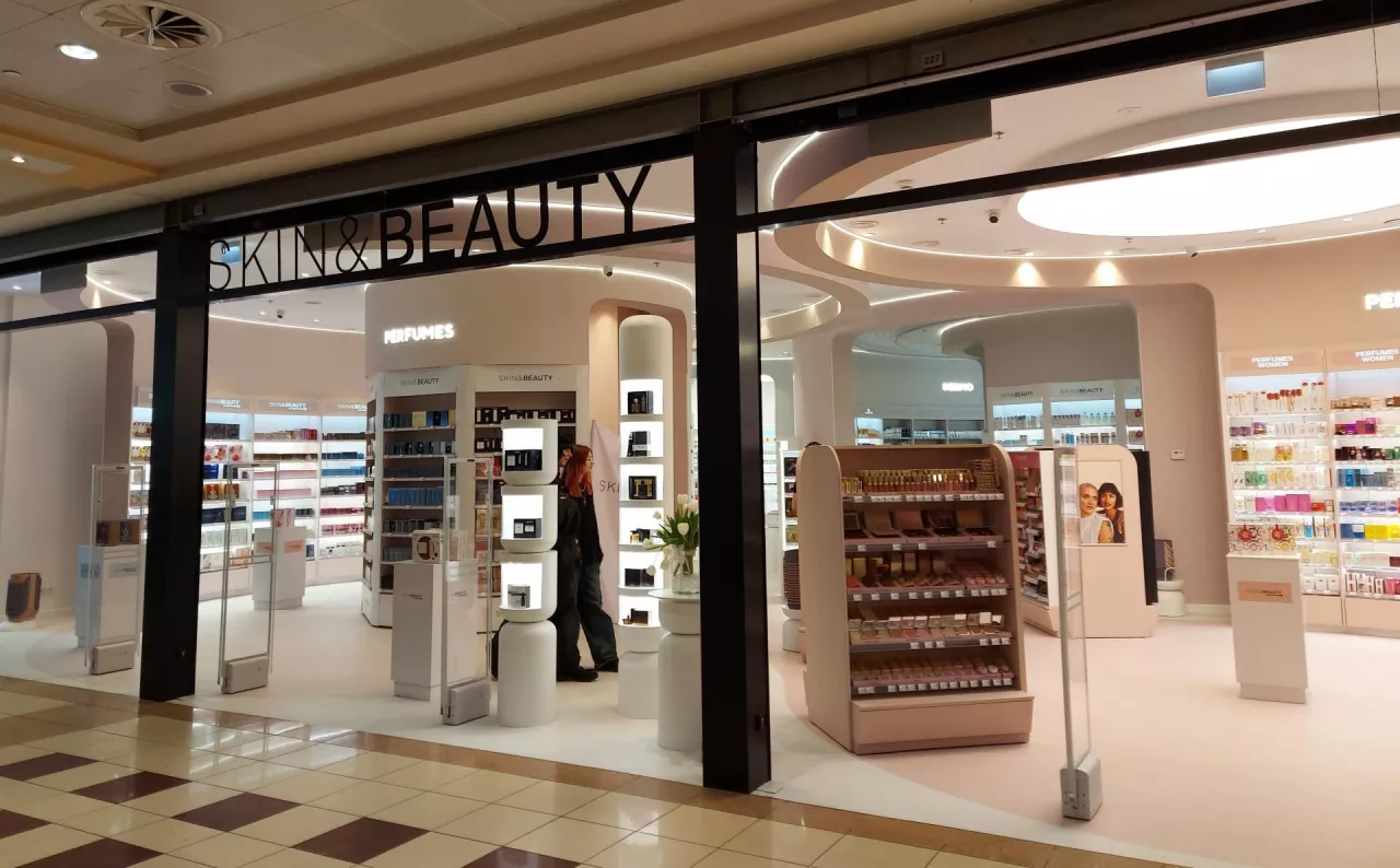&lt;p&gt;Skin &amp; Beauty by Super-Pharm w Sadyba Best Mall w Warszawie&lt;/p&gt;