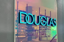&lt;p&gt;Międzynarodowa sieć perfumerii Douglas wchodzi na frankfurcką giełdę.&lt;/p&gt;