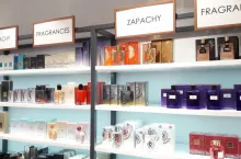 Tagomago.pl to jeden z ważniejszych e-sklepów grupy Primavera. Perfumeria prowadzi również sprzedaż stacjonarną na prestiżowej ulicy Mokotowskiej w Warszawie