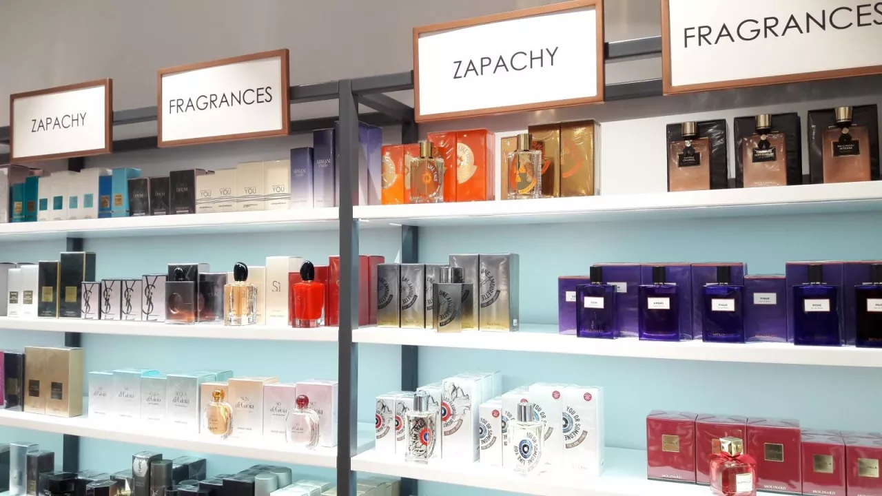 Tagomago.pl to jeden z ważniejszych e-sklepów grupy Primavera. Perfumeria prowadzi również sprzedaż stacjonarną na prestiżowej ulicy Mokotowskiej w Warszawie