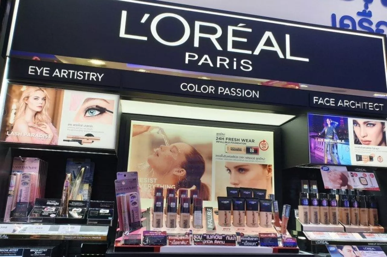 Porażka Marine le Pen przyniosła L‘Oréal straty giełdowe.