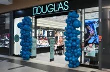 Douglas sukcesywnie modernizuje swoje perfumerie w Polsce
