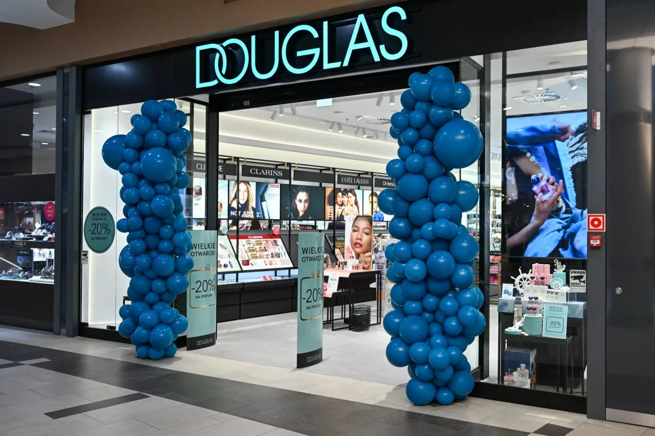 Douglas sukcesywnie modernizuje swoje perfumerie w Polsce