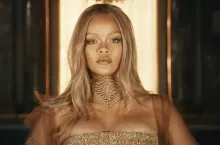 Rihanna w kampanii zapachu Dior J‘adore, która ujrzała światło dzienne 1 września 2024 r.