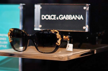 Dolce &amp; Gabbana to luksusowa marka, mająca w ofercie między innymi kosmetyki.