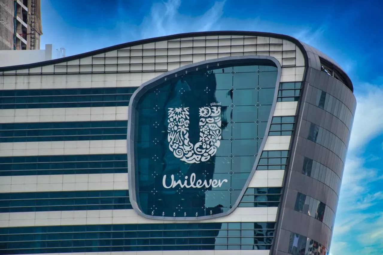 Unilever ostatecznie wycofuje się z rosyjskiego rynku.