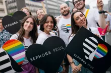 Sephora od lat aktywnie wspiera różnorodność i uczestniczy także w działaniach w ramach Miesiąca Dumy. Również w tym roku #SephoraTeam wspiera #PrideParade