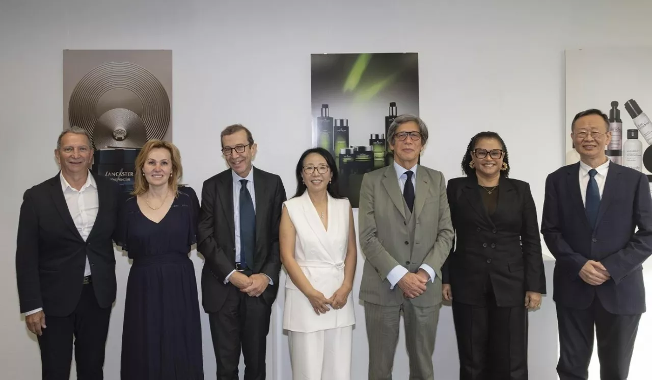 Rada Doradcza ds. Nauki Coty: Dr Miriam Merad, MD, PhD – Director of Precision Immunology Institute - New York; Dr Emma Guttman, MD, PhD – Professor of Dermatology &amp; Immunology - New York; Dr Patrick Bui, MD – Head of Plastic Surgery Department American Hospital - Paris; Prof. Selim Aractingi, MD, PhD – Team Leader, Cutaneous Biology Labs, Cochin Institute - Paris; Prof. Wei Liu, MD, PhD – Dermatologist - Beijing; Prof. Deng Xingwang – Professor of Life Science - Beijing; Dr Jaci Santana, MD – Dermatologist – Recife