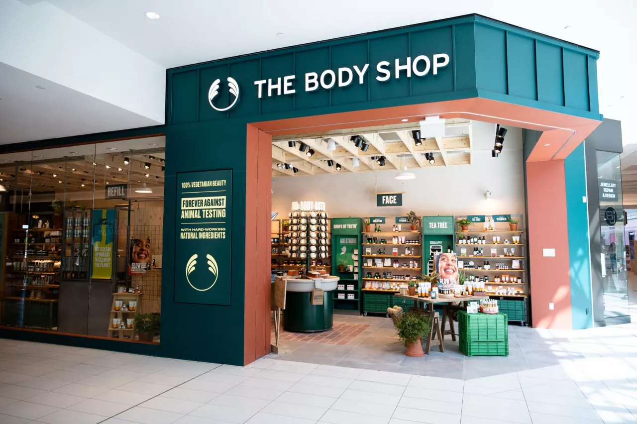 The Body Shop w Oshawa Centre.