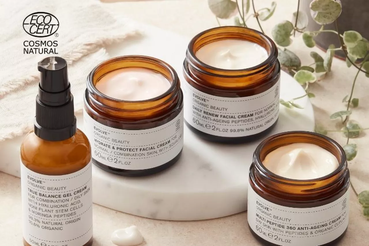 Evolve Organic Beauty: Przykład zrównoważonej i etycznej produkcji kosmetyków naturalnych