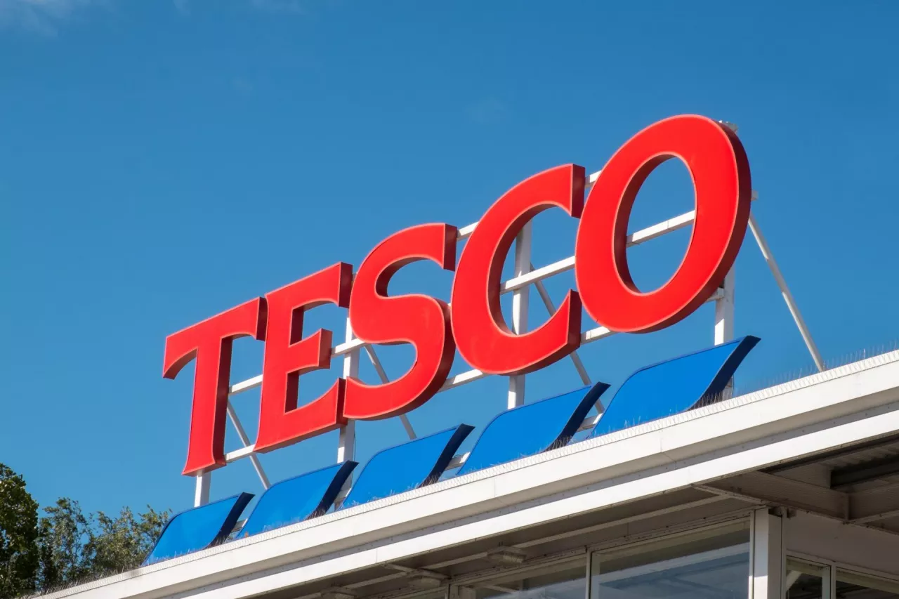 Logo Tesco (Shutterstock)