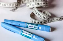 Prawie połowa osób w wieku 18-34 w ciągu ostatniego roku stosowała leki odchudzające na receptę lub jest zainteresowana podjęciem takiego kroku w przyszłości - wynika z badania Mintel
