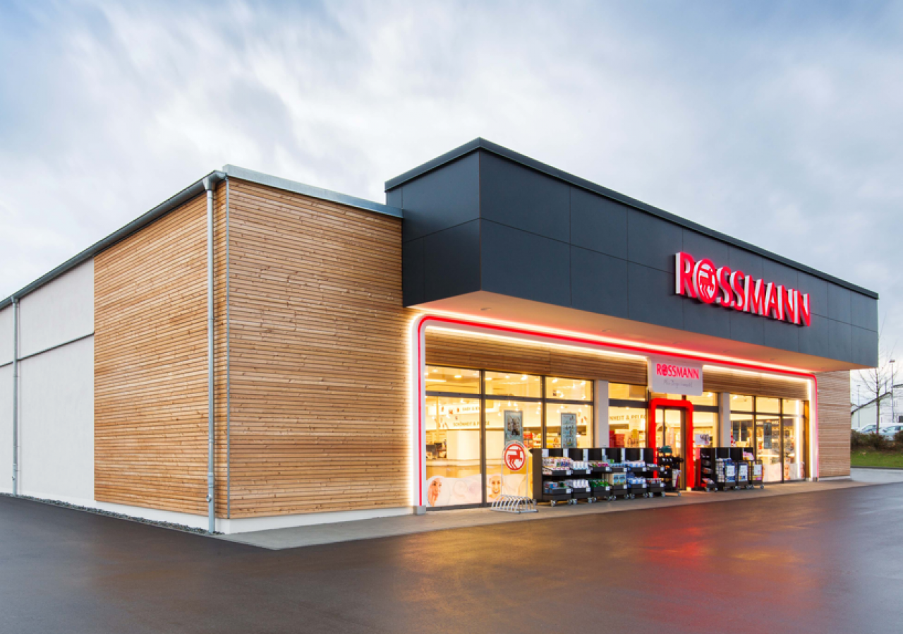 Drogeria Rossmann w nowym koncepcie działa od marca 2025