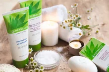 Herbalife to międzynarodowa firma działająca w branży zdrowia i wellness, specjalizująca się w produkcji i sprzedaży suplementów diety, produktów odżywczych (np. koktajli proteinowych) i wspomagających kontrolę wagi i sportową wydolność.