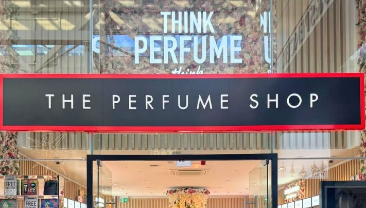 Sieć The Perfume Shop rozszerzyła ofertę &lt;em&gt;Perfume Price Promise&lt;/em&gt; do 174 najlepiej sprzedających się perfum