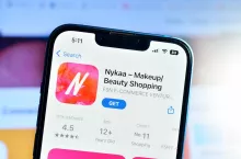 <strong>Nykaa</strong> sprzedaje produkty kosmetyczne za pośrednictwem strony internetowej, aplikacji mobilnej i ok. 100 sklepów stacjonarnych