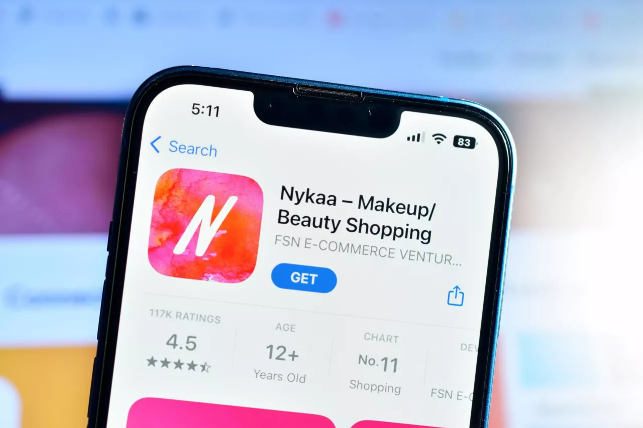 &lt;strong&gt;Nykaa&lt;/strong&gt; sprzedaje produkty kosmetyczne za pośrednictwem strony internetowej, aplikacji mobilnej i ok. 100 sklepów stacjonarnych