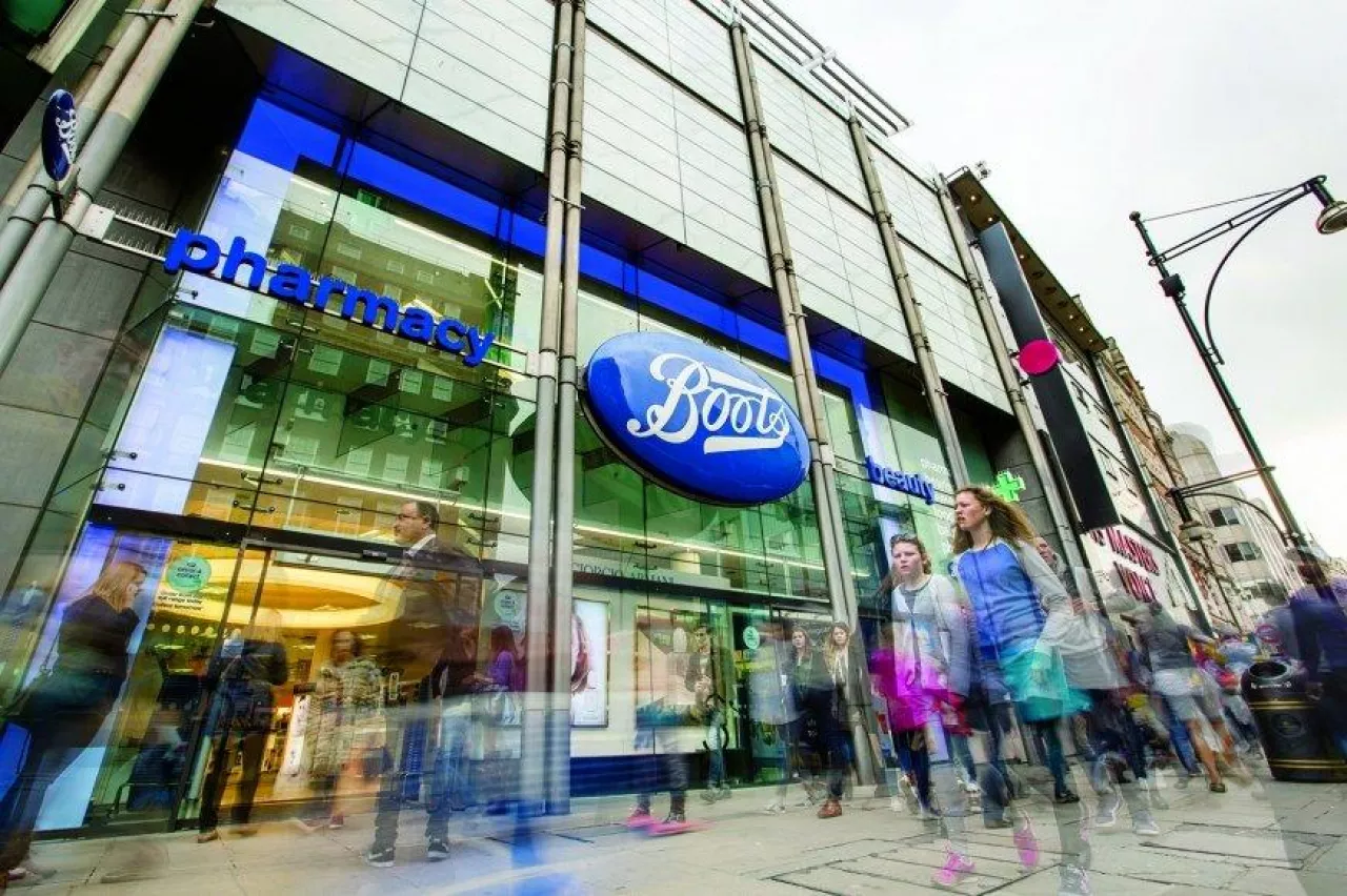 Przejęcie jest częścią szerszego trendu, w którym fundusze private equity inwestują w znane, lecz obecnie słabsze marki z sektora zdrowia i pielęgnacji.