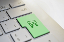 Jeszcze do niedawna zakupy online były udogodnieniem głównie dla osób swobodnie poruszających się w świecie cyfrowym, a dziś stanowią już integralną część codziennych nawyków zakupowych.