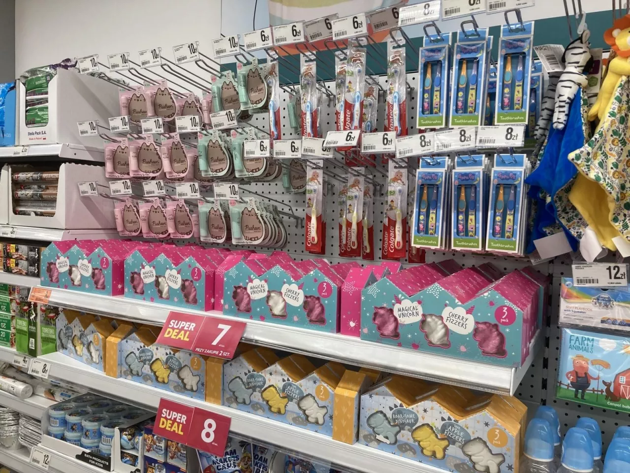 Dealz i Pepco nadal kuszą konsumentów i konsumentki ciekawą, zmienną ofertą beauty; nieobecny w kraju Poundland goni stawkę.