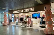 Victoria‘s Secret oferuje szeroką gamę produktów kosmetycznych, w tym do makijażu i pielęgnacji.
