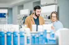 W przypadku farmaceutyków konsumenci nie widzą dużego pola do oszczędności. Są to dobra pierwszej potrzeby, często trudne do zastąpienia lub ograniczenia - wynia z raportu UCE Research