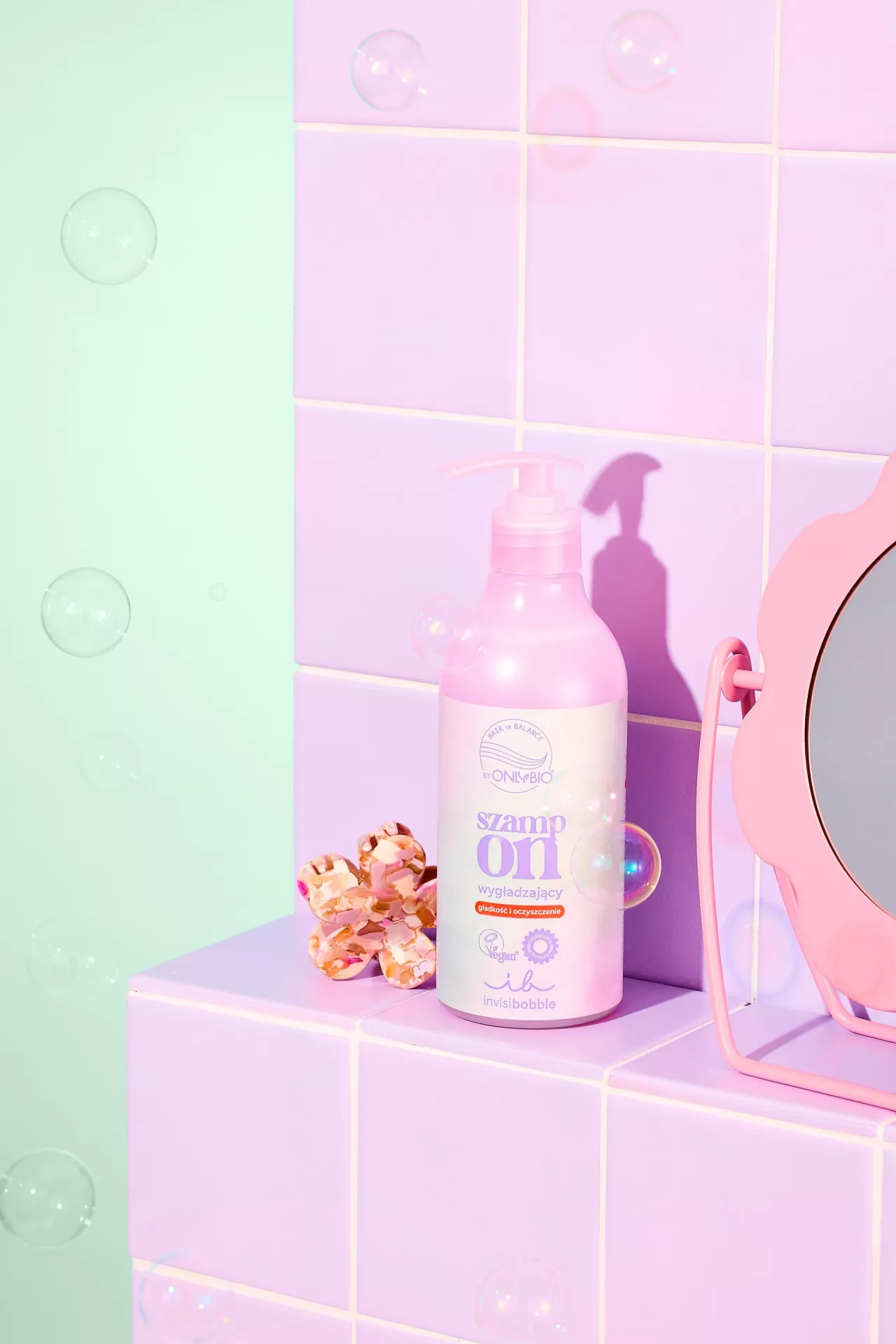 Gładkie włosy bez plątania? Poznaj nowość, o którym mówi cały internet – OnlyBio x invisibobble