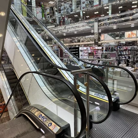 592521