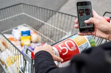 Gazetki elektroniczne i papierowe walczą ze sobą o uwagę klientów — a dane z badania Shopfully sugerują, że te elektroniczne wygrają...
