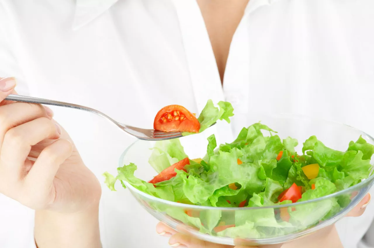 Tylko 14 proc. badanych wskazało wzrost ceny jako główny powód zmiany dostawcy cateringu. Konsumenci częściej kierują się różnorodnością smaków, dopasowaniem do stylu życia czy atrakcyjnością oferty.