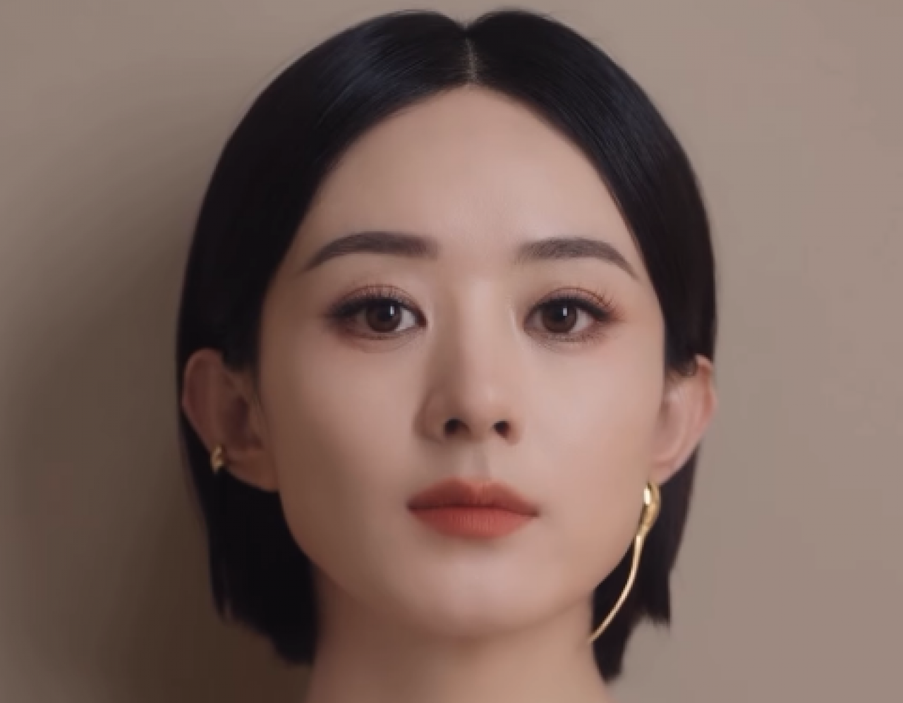 37-letnia Zhao Liying znana jest z wielu głównych ról w chińskich serialach - teraz będzie też reprezentować markę Givenchy