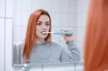 Fluorek sodu (Sodium fluoride) stosowany jest m.in. w pastach do zębów jako substancja zapobiegająca powstawaniu próchnicy i wzmacniająca szkliwo.