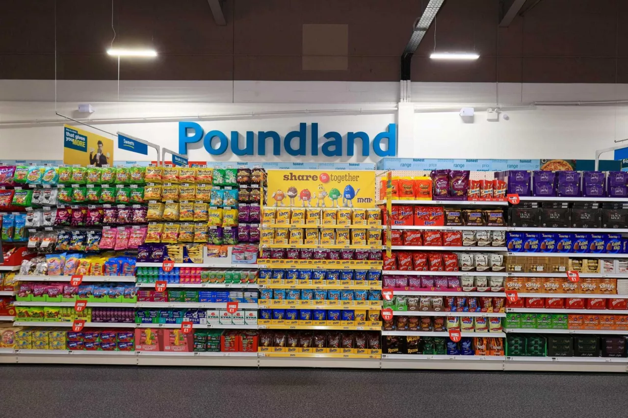 Dyskont przemysłowo-spożywczy brytyjskiej sieci Poundland.