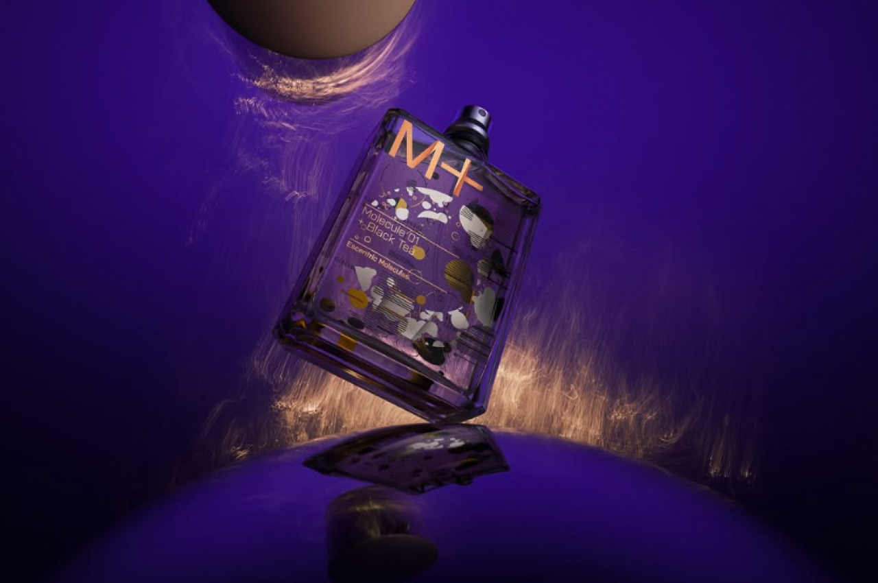 ISO E Super plus czarna herbata - to jedna z nowszych kompozycji kultowej marki Escentric Molecules