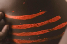 Brytyjski oddział Colgate-Palmolive, właściciel Sanexu, broni spotu reklamowego.