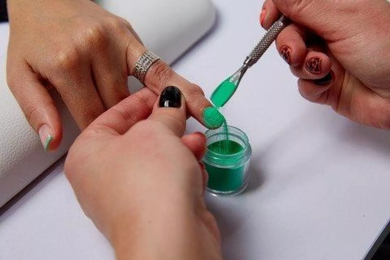 Czy dumping to ostatnia deska ratunku dla salonów?
