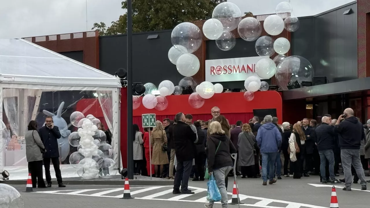 Dzisiaj odbyło się otwarcie dwutysięcznej lokalizacji drogerii Rossmann w Polsce.