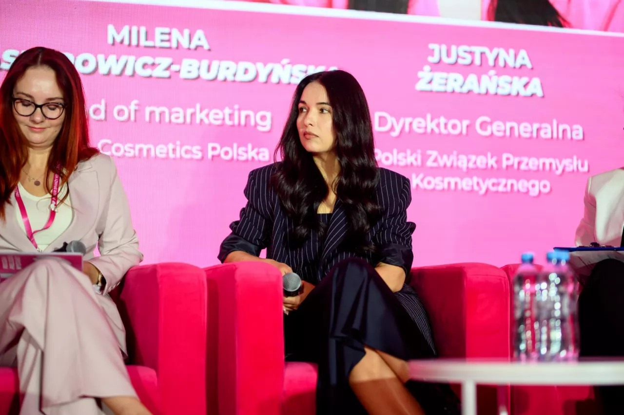 Justyna Żerańska to dyrektorka generalna Polskiego Związku Przemysłu Kosmetycznego.